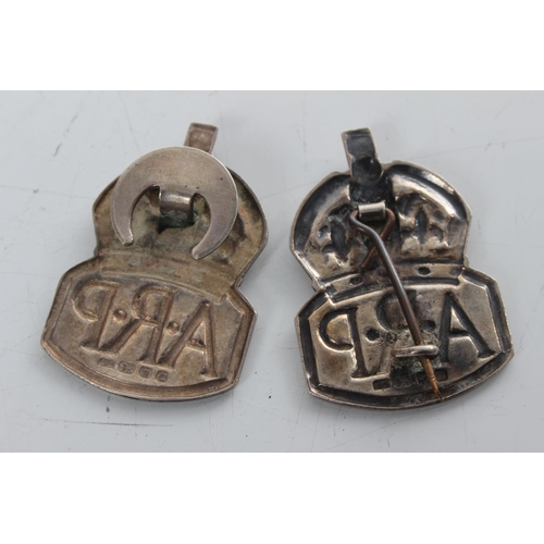 240 - A sterling silver ARP (Air Raid Protection) collar pip & lapel badge.