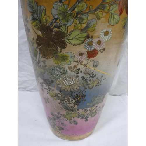 320 - A large antique Chinese/ Oriental vase with decorative hand painted design, showing birds & flowers,... 