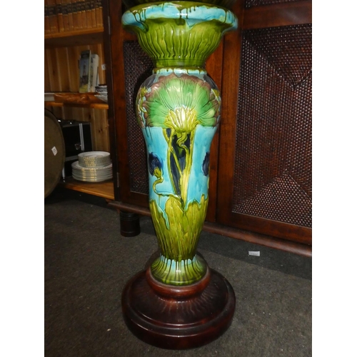 331 - A stunning antique/ Victorian Majolica Jardinière with decorative design. Measuring approx 38.5inche... 