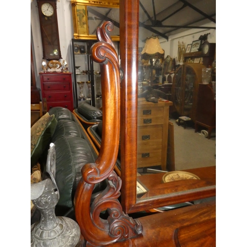 346 - A stunning antique/ Victorian mahogany dressing table mirror with decorative carved columns. Measuri... 