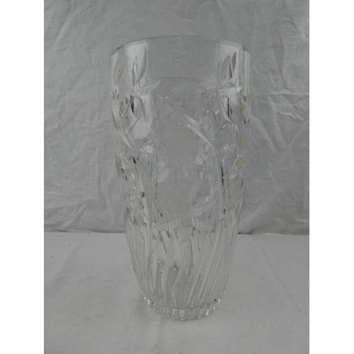 365 - A large decorative crystal vase with Daffodil design, measuring