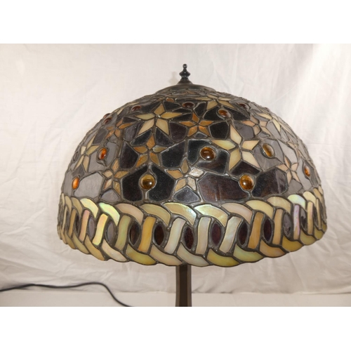 367 - A stunning Tiffany style table lamp with leaded glass shade, measuring 15inches dia.