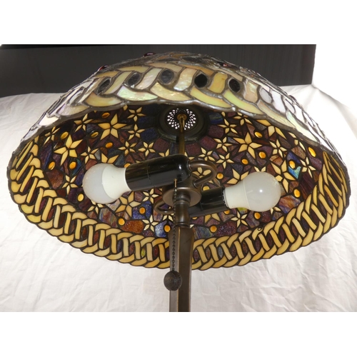 367 - A stunning Tiffany style table lamp with leaded glass shade, measuring 15inches dia.