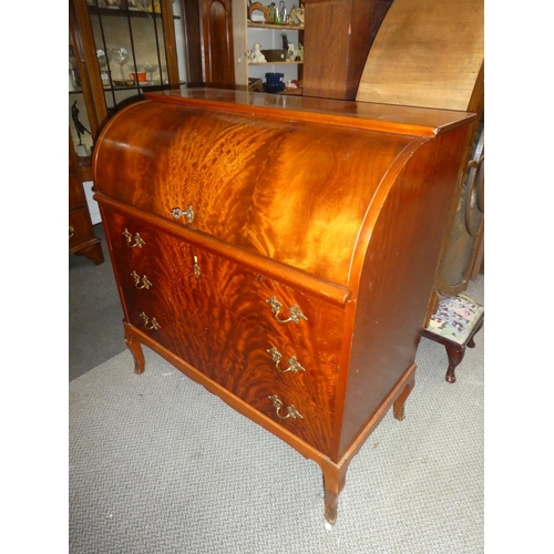 370 - An antique style roll top writing bureau/ desk with brass hardware. 91x45x98cm.