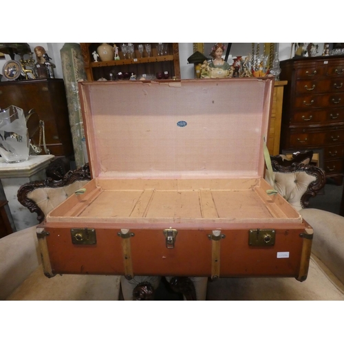 371 - A vintage steamer travel trunk.