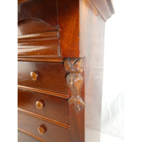 376 - A stunning handmade apprentice chest of drawers, measuring 34x41x16cm.