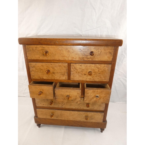 377 - A stunning handmade apprentice chest of drawers, measuring 16x35x43cm.