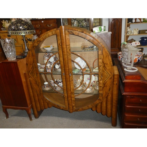 385 - A stunning antique/ Art Deco circular display cabinet, measuring 49x54x12inches.