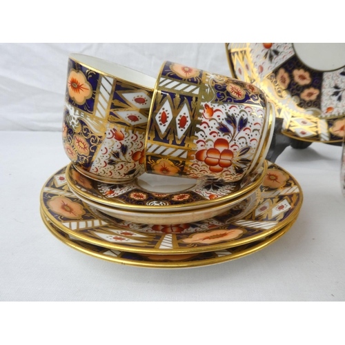 392 - A decorative antique Radford Fenton tea set, to include 4 cups, saucers, side plates, milk jug, suga... 