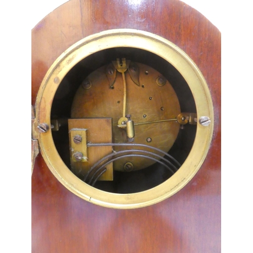 455 - A stunning antique/ Edwardian arch top mantle clock, with inlaid case, brass pillars & silvered dial... 