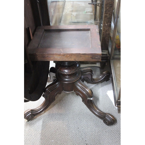 499 - A stunning antique/ Victorian tilt top Breakfast Table, with oval top, measuring 42x55.5inches.