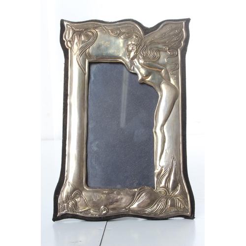 287 - A sterling silver Art Nouveau photo frame, measuring 23x16cm.