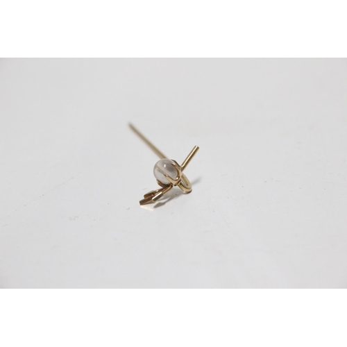 277 - A stunning 9ct gold tie pin with