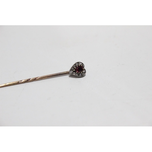 278 - A stunning 9ct gold tie pin with