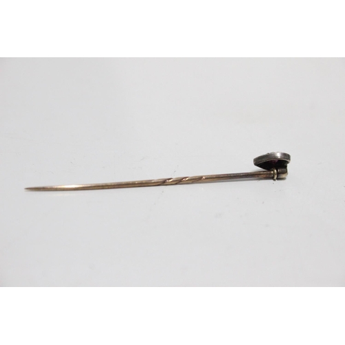 278 - A stunning 9ct gold tie pin with