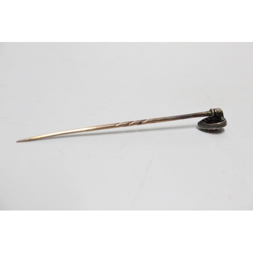 278 - A stunning 9ct gold tie pin with