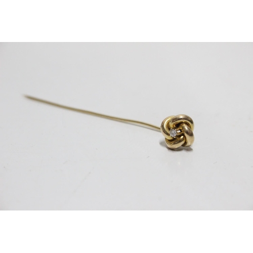 279 - A stunning 9ct gold tie pin with