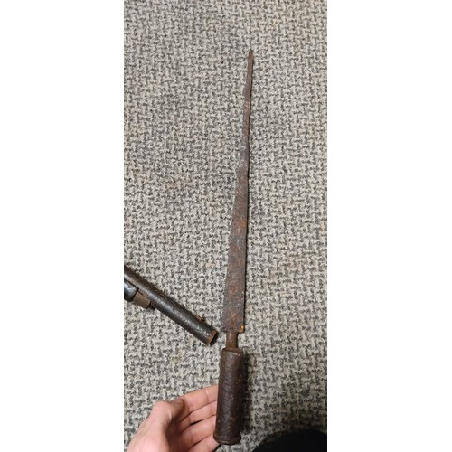 202 - An antique 'Brown Bess' rifle with original bayonet.