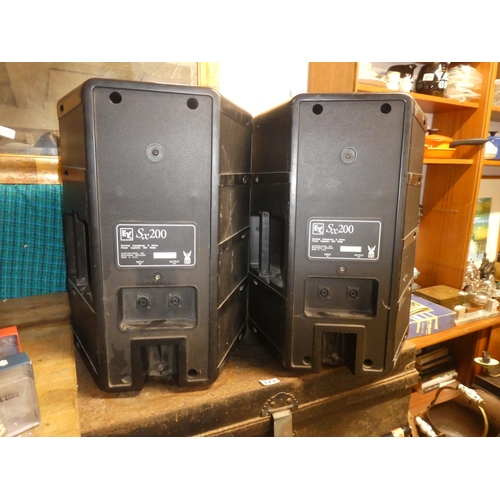 168 - A pair of large Electro Voice Sx200 300 watt speakers, measuring 57cm x 42cm x 31cm.