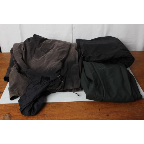 379 - A lot of waterproof trousers and jacket, size Large and XLarge.