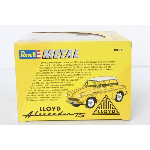 75 - A vintage boxed Revell Lloyd Alexander 75 collectors car.