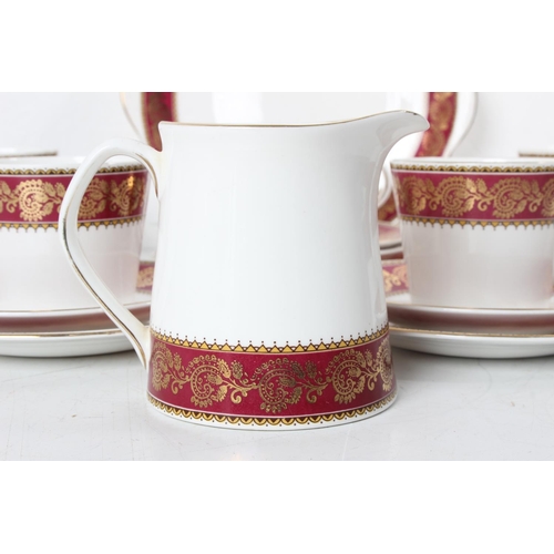 137 - A vintage Elizabthan 'Burgundy' tea set.