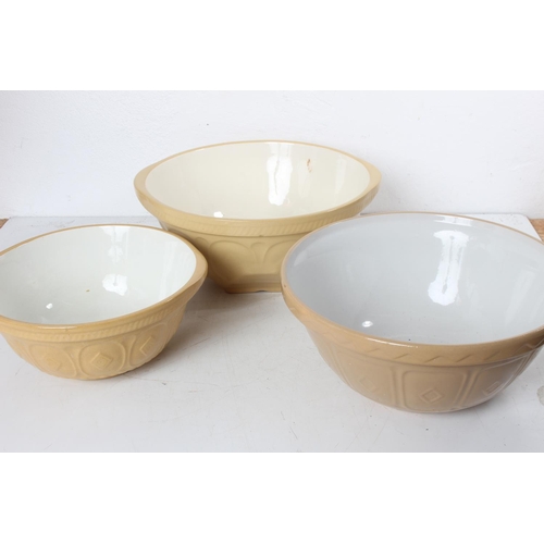 257 - 3 vintage baking bowls.