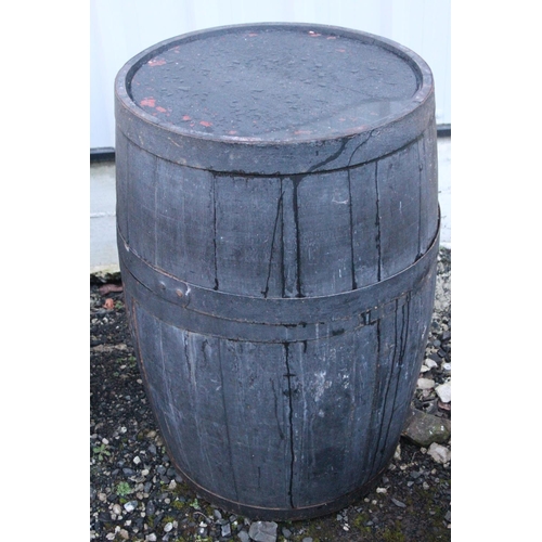 513 - A wooden whiskey barrel.