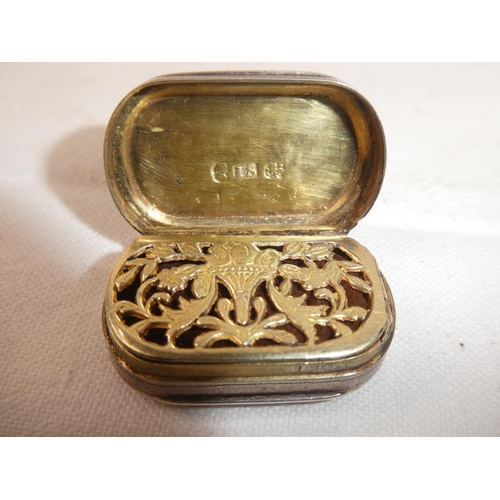 80 - A stunning antique Vinaigrette, with gilt interior & decorative design, produced by John Shekleton 1... 