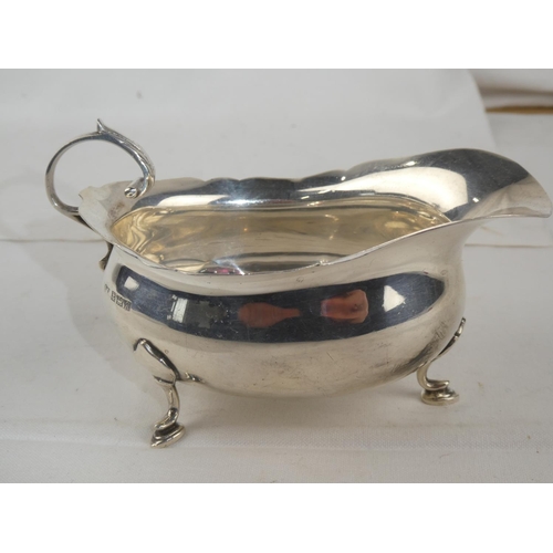 93 - A Sterling Silver sauceboat, weight 129g.