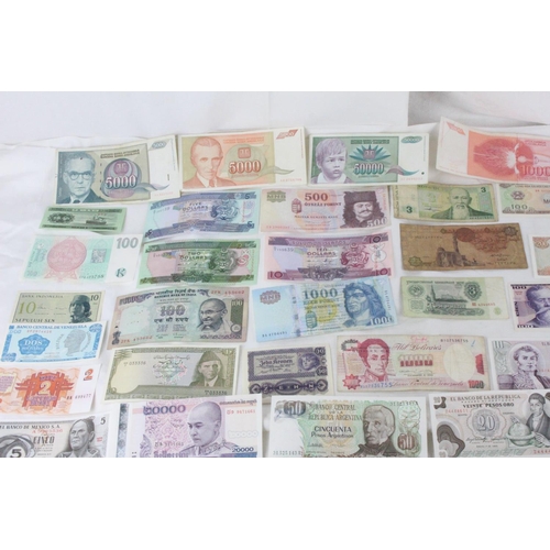 368 - A lot of assorted foreign bank notes to include Peru, Namibia, USA, Austria, Argentina and lots more... 