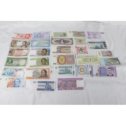 374 - A lot of assorted foreign bank notes from, Iran, Zimbabwe, EJ Towa, Syria, Brazil, Yemen, Egypt, Tur... 