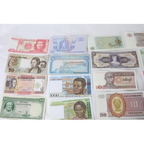 374 - A lot of assorted foreign bank notes from, Iran, Zimbabwe, EJ Towa, Syria, Brazil, Yemen, Egypt, Tur... 