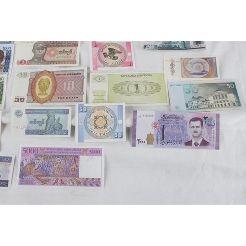 374 - A lot of assorted foreign bank notes from, Iran, Zimbabwe, EJ Towa, Syria, Brazil, Yemen, Egypt, Tur... 