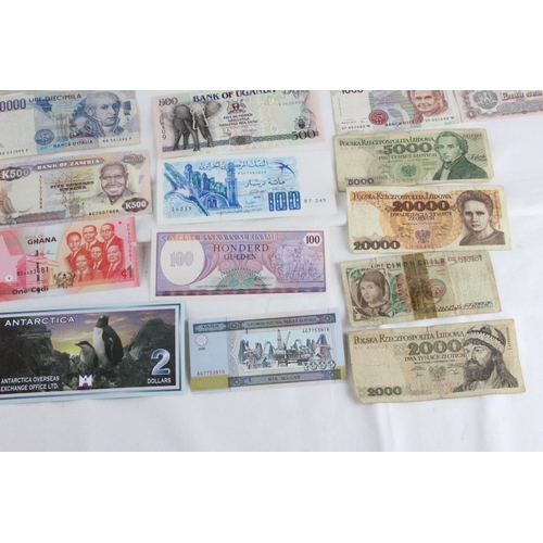 379 - A lot of assorted foreign bank notes from Yugoslavia, Russia, Cambodia, Italy, Poland, India, Surina... 