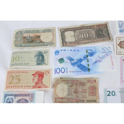 393 - A lot of assorted foreign bank notes from Poland, Zambia, Thailand, Congo, India, China, Indonesia, ... 