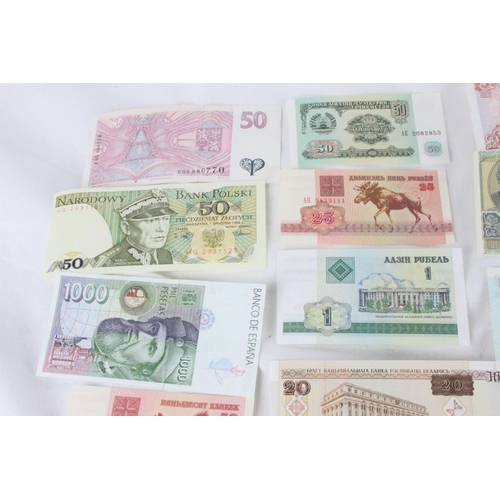 394 - A lot of assorted foreign bank notes from North Korea, China, Croatia, Singapore, Russia, Vietnam, S... 