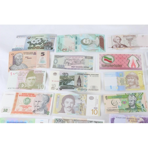 407 - A lot of assorted foreign bank notes from Vietnam, Zimbabwe, Slovenia, Libra, Haiti, Liban, Serbia, ... 