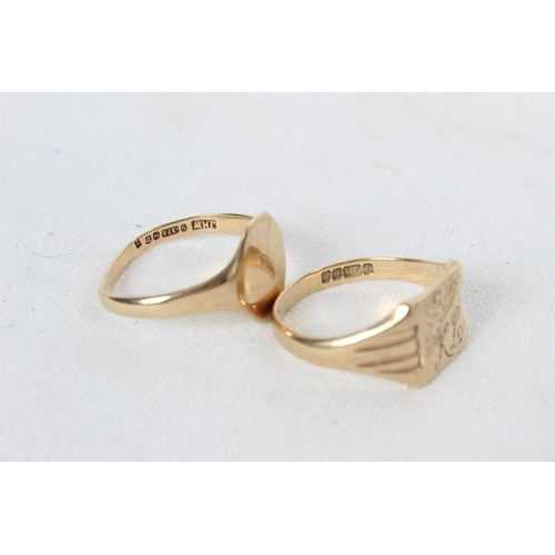 82 - 2 9ct gold signet rings, weighing 5.72g.