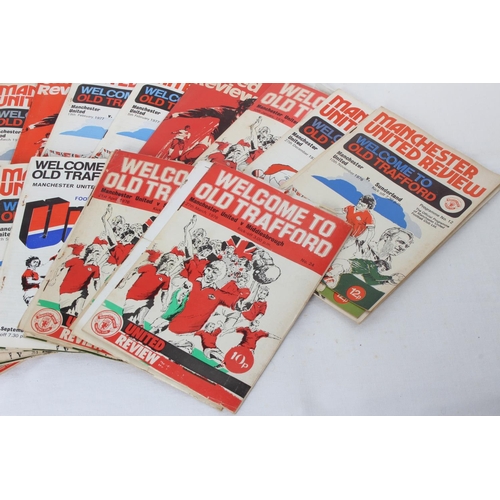 200 - A lot of vintage 1976 & 1977 Manchester United football programmes.