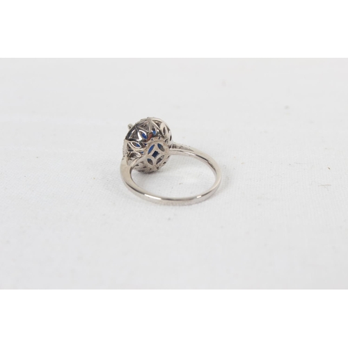 284 - A sterling silver dress ring.