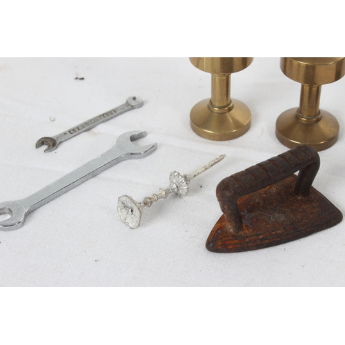 369 - A collection of miniature items to include iron, oil lamps, miners lamp & more.