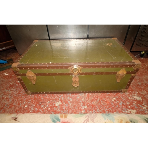 154 - A vintage luggage/ steamer trunk.