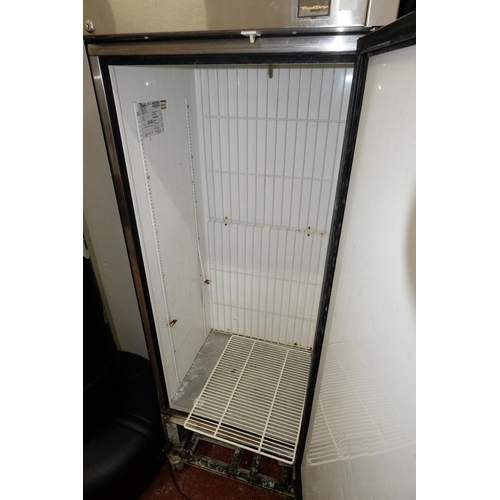 161 - A commercial True Temp industrial fridge (untested).