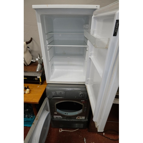 72 - An LEC under counter fridge  82x54x56 cm and a Hotpoint washing machine (untested)87x59x56cm.