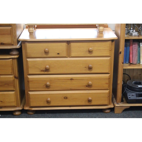 519 - A pine chest of 5 drawers. 92x80cm