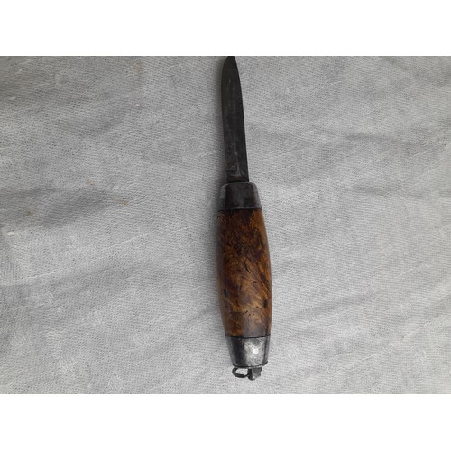 183 - A rare Swedish barrel or sloyd knife by Eskilstuna, Sweden, inscribed W.C.