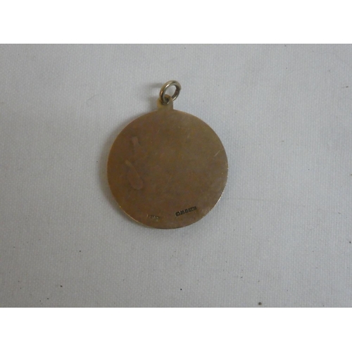 196 - A stunning 9ct gold Irish Dancing medal. Total weight 10.1grams.