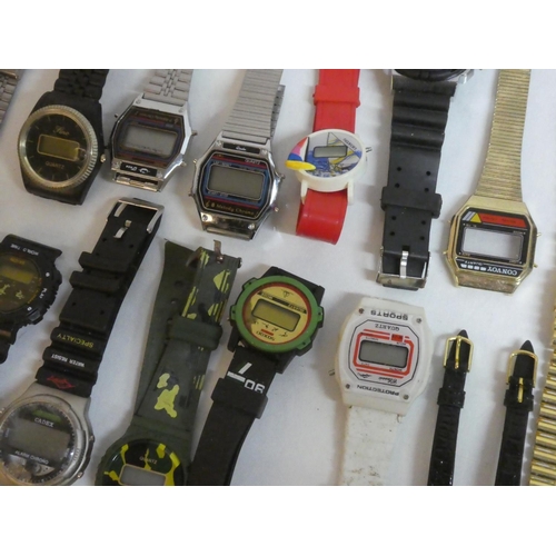 237 - A very large lot of assorted watches.