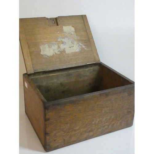 255 - An antique oak 'Free Trade Union' ballot box. Measuring Width 41cm x Depth 30 cm x Height 20.5cm